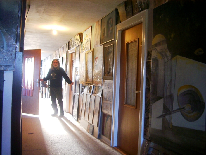 Gerrit Bekker in seinem Atelier in Lindewitt, 2002/2003